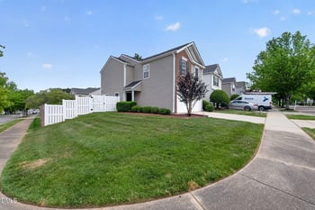 220 Danesway Dr, Holly Springs, NC 27540