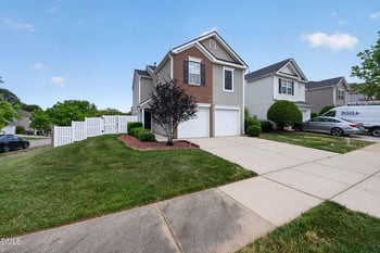 220 Danesway Dr, Holly Springs, NC 27540