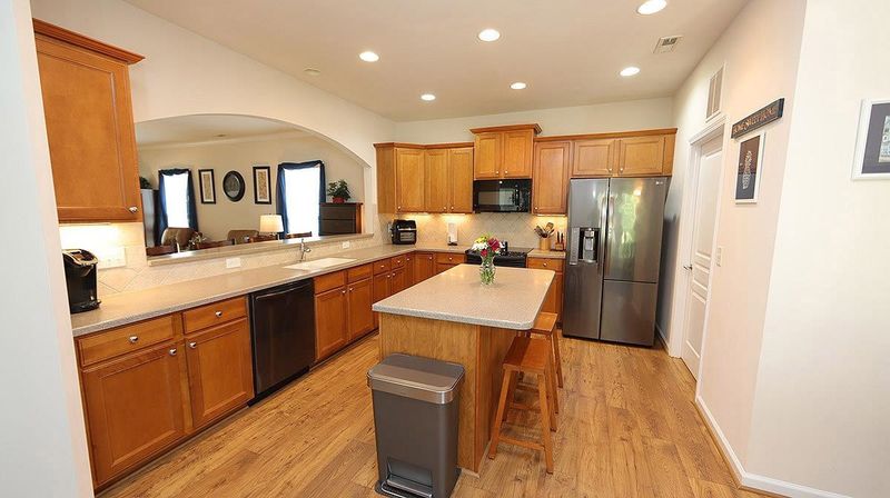 220 Dowington Ln, Cary, NC 27519