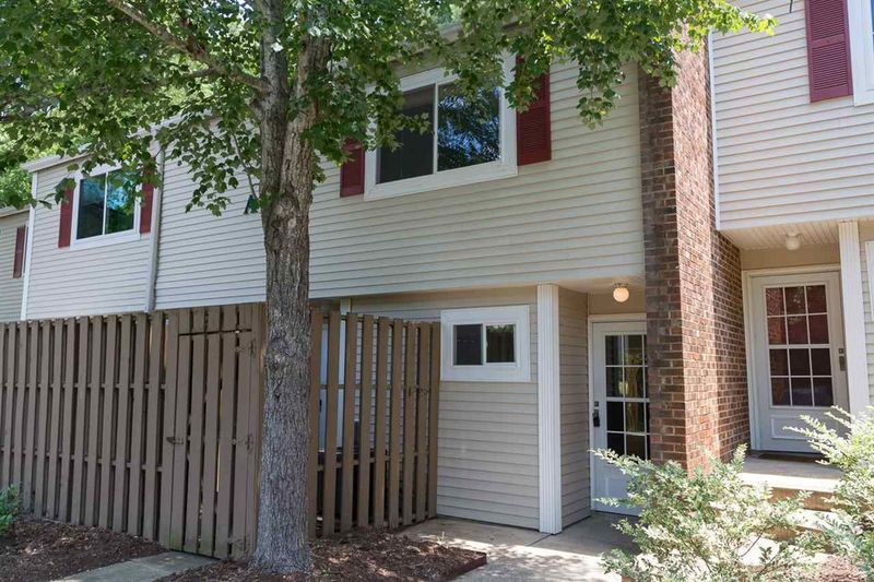 220 Elizabeth St #A 11, Chapel Hill, NC 27514