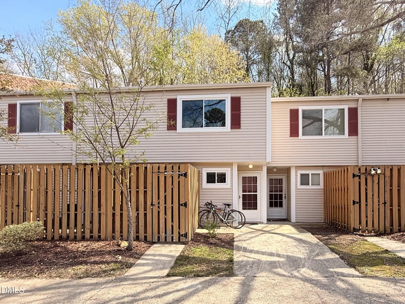 220 Elizabeth St #Apt A15, Chapel Hill, NC 27514