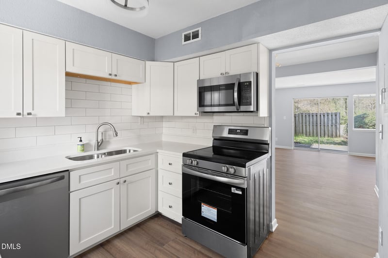 220 Elizabeth St #Apt B10, Chapel Hill, NC 27514
