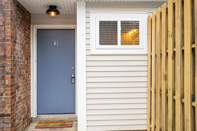 220 Elizabeth St #Apt E5, Chapel Hill, NC 27514