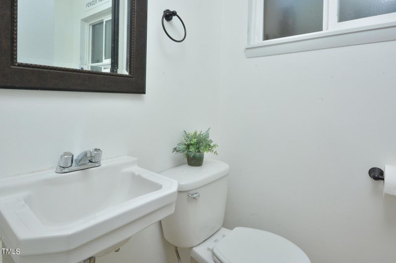 220 Elizabeth St #Apt E9, Chapel Hill, NC 27514