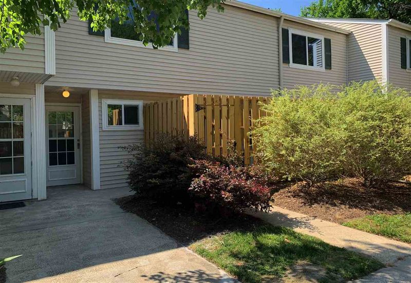 220 Elizabeth St #B7, Chapel Hill, NC 27516