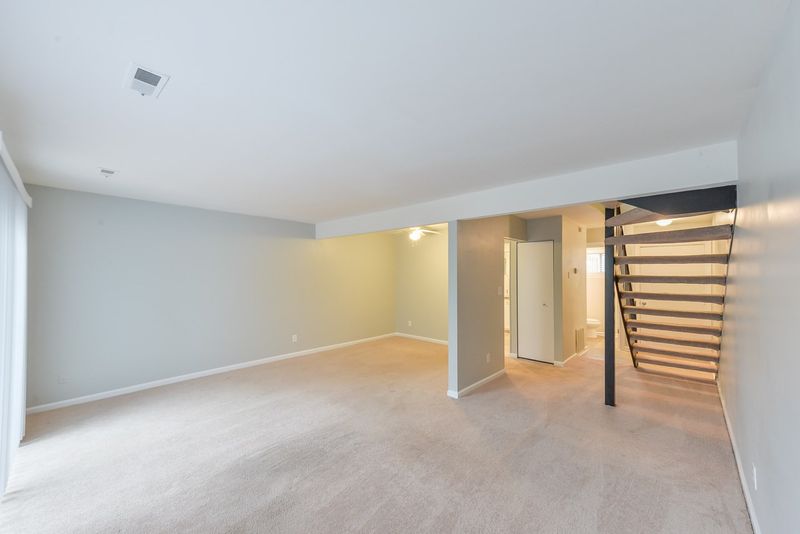 220 Elizabeth St #D 10, Chapel Hill, NC 27514