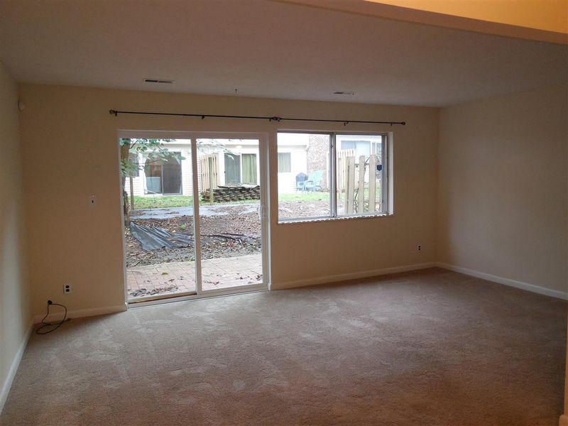 220 Elizabeth St #E-2, Chapel Hill, NC 27514