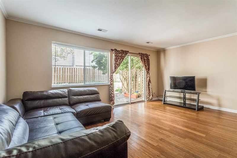 220 Elizabeth St #E9, Chapel Hill, NC 27514