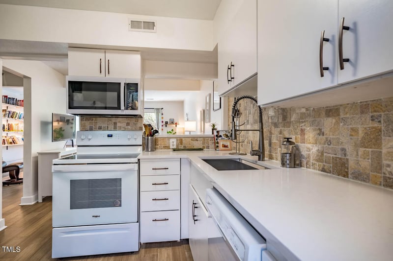 220 Elizabeth St #F-2, Chapel Hill, NC 27514