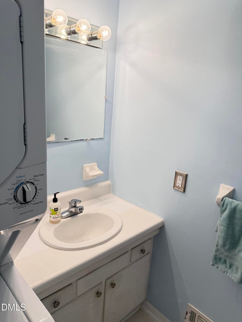 220 Elizabeth St #G9, Chapel Hill, NC 27514
