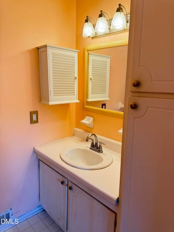 220 Elizabeth St #G9, Chapel Hill, NC 27514