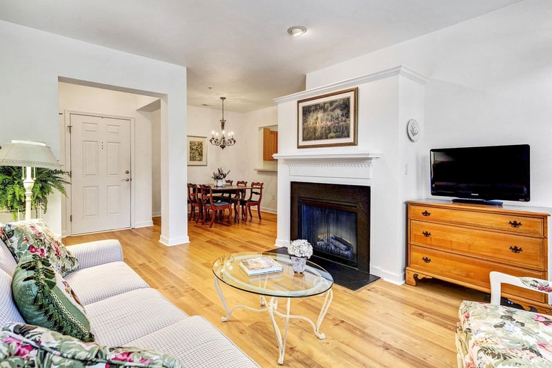220 Eyam Hall Ln #220, Apex, NC 27502