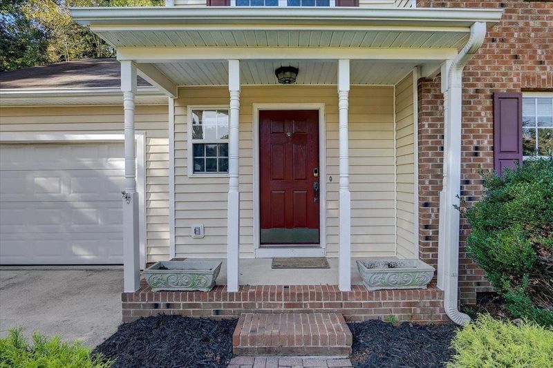220 Fair Glen Rd, Holly Springs, NC 27540
