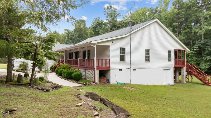 220 Flat Rock Dr, Louisburg, NC 27549