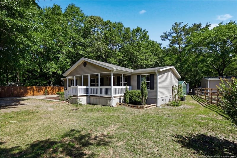 220 Fondern Dr, Hope Mills, NC 28348