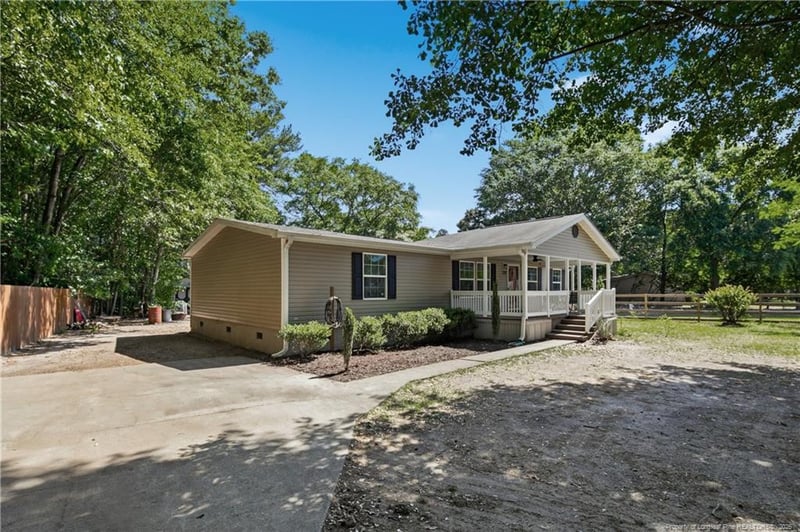 220 Fondern Dr, Hope Mills, NC 28348