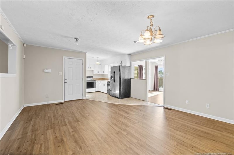 220 Four Ply Ln, Fayetteville, NC 28311