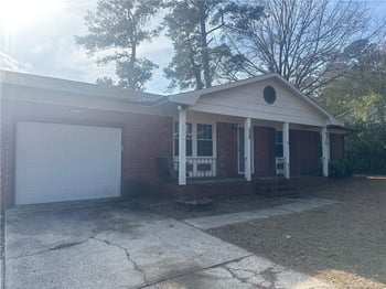 220 Four Ply Ln, Fayetteville, NC 28311