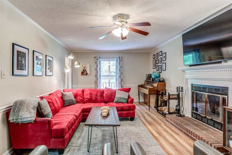 220 Glaive Dr, Durham, NC 27703