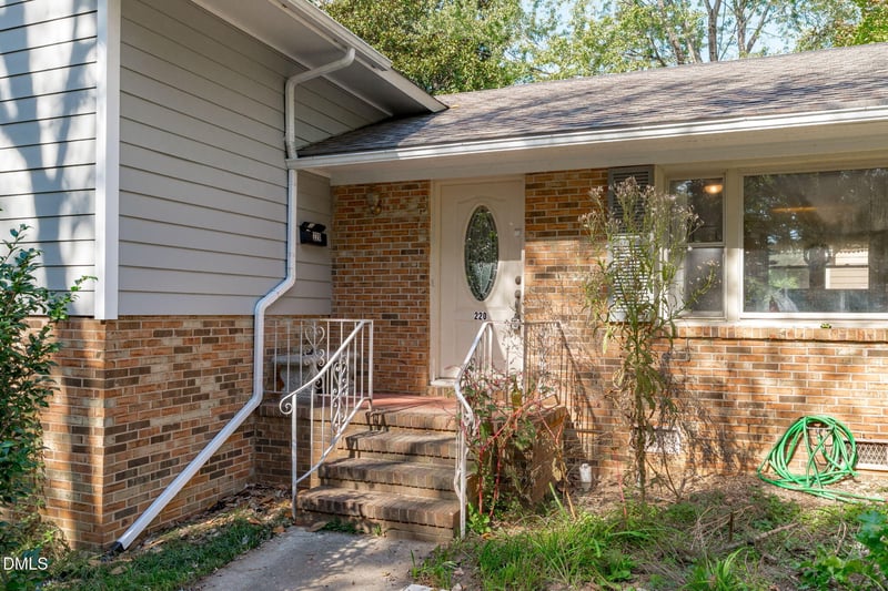 220 Gordon St, Cary, NC 27511
