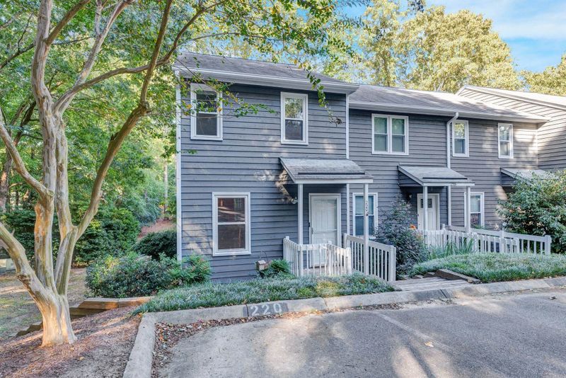220 Kristin Ct, Cary, NC 27513