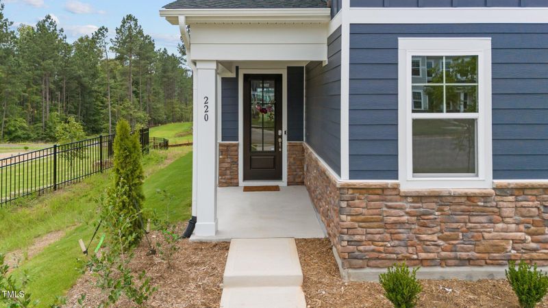 220 Leland Crest Dr, Apex, NC 27539