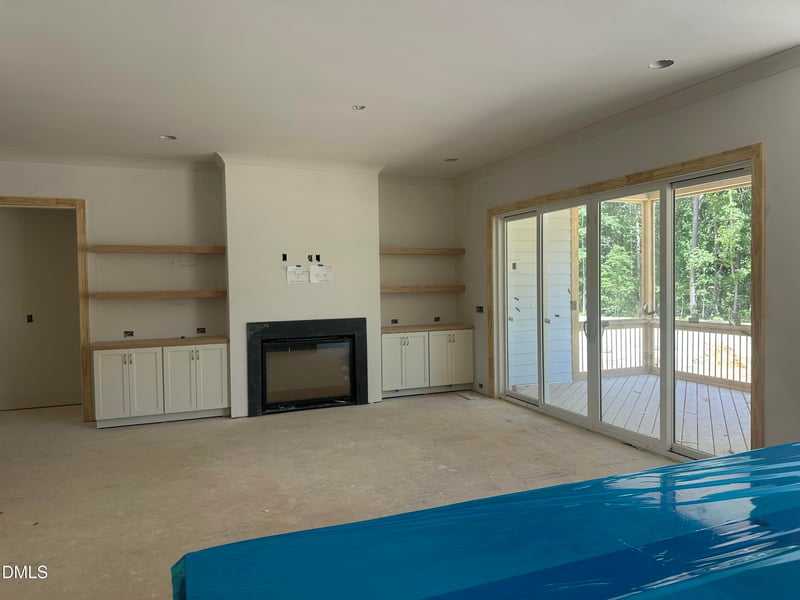 220 Meadow Walk Dr, Fuquay Varina, NC 27526