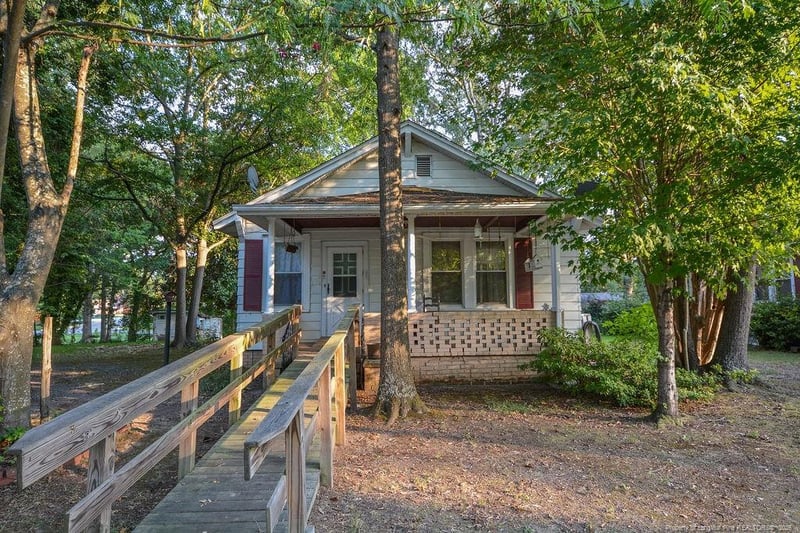 220 North Ave, Sanford, NC 27330
