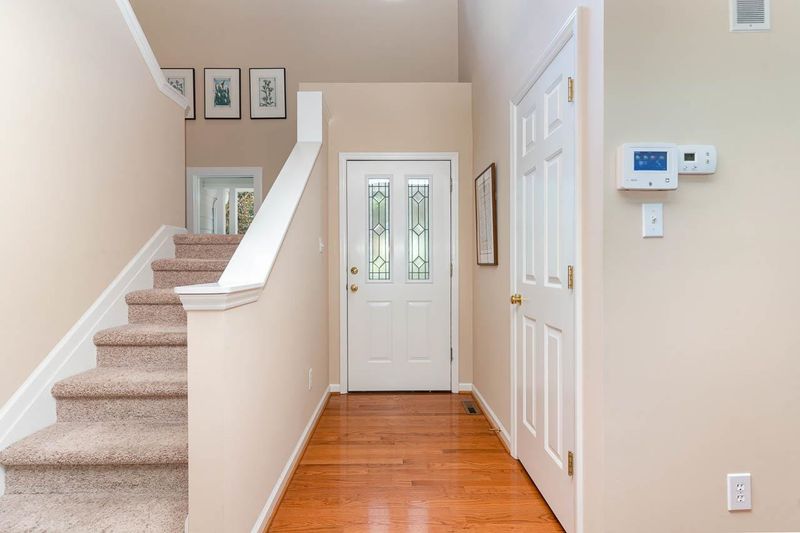 220 Oxford Hills Dr, Chapel Hill, NC 27514