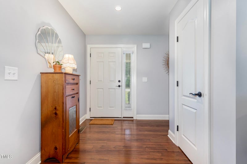 220 Oxfordshire Dr, Fuquay Varina, NC 27526