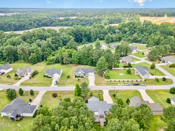220 Oxfordshire Dr, Fuquay Varina, NC 27526