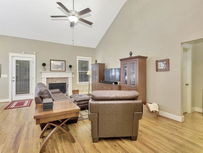 220 Paddy Ln, Youngsville, NC 27596