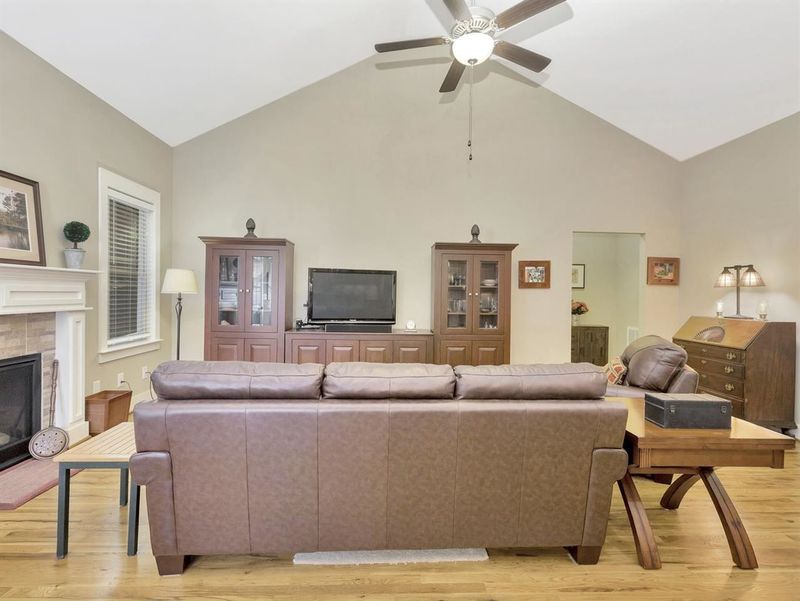 220 Paddy Ln, Youngsville, NC 27596