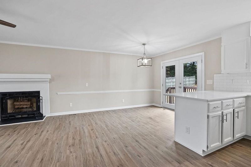 220 Pineview Dr, Zebulon, NC 27597