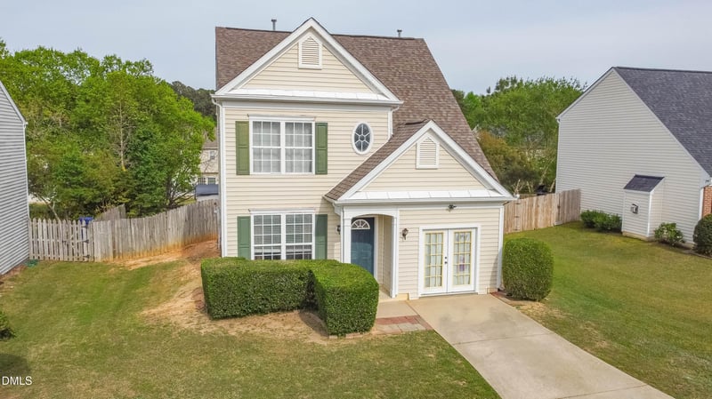 220 Purple Leaf Rd, Fuquay Varina, NC 27526