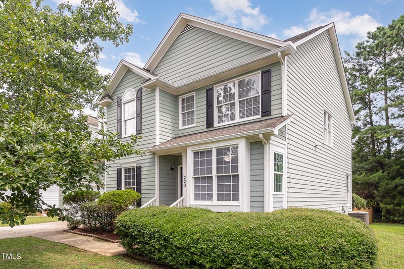 220 Ravenstone Dr, Cary, NC 27518