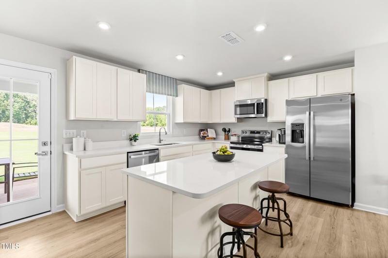 220 Rosewood Dr, Sanford, NC 27330