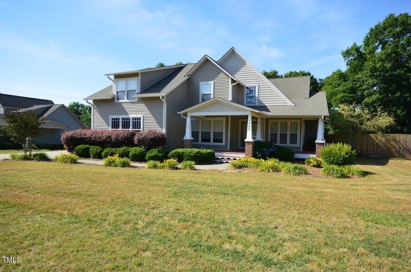 220 Ruth Cir, Fuquay Varina, NC 27526