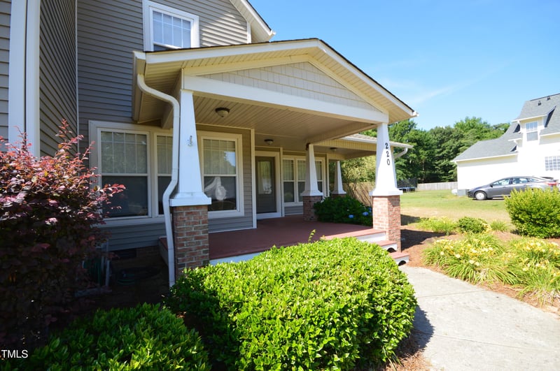 220 Ruth Cir, Fuquay Varina, NC 27526