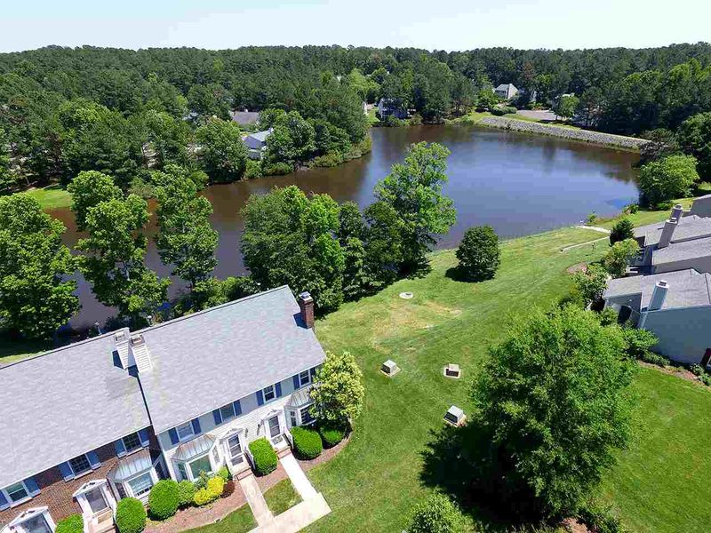 220 Standish Dr, Chapel Hill, NC 27517