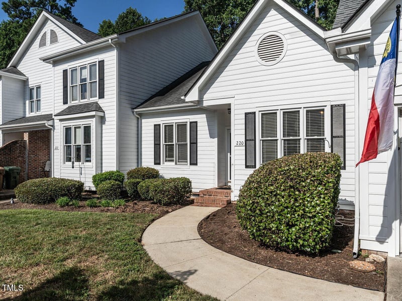220 Vinca Cir, Cary, NC 27513