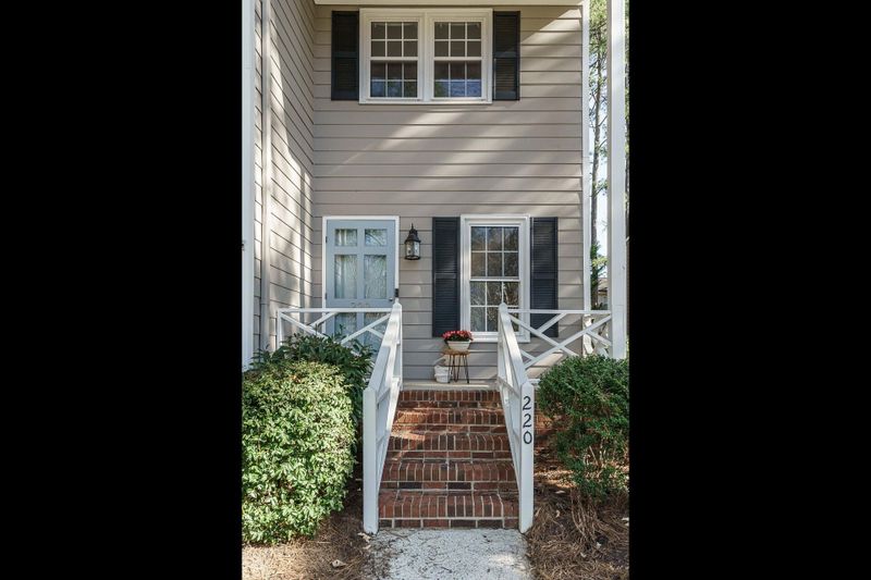 220 Wetherburn Ln, Raleigh, NC 27615