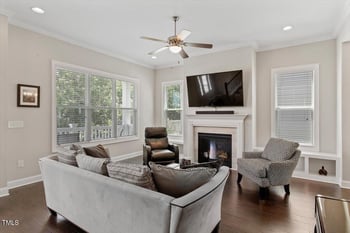 220 Winmore Ave, Chapel Hill, NC 27516