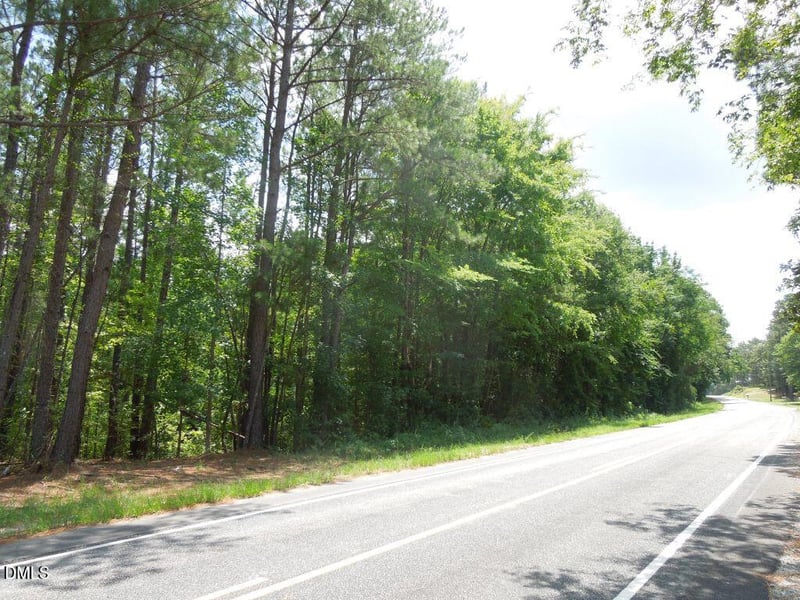 2200 Darroch Rd, Lillington, NC 27546