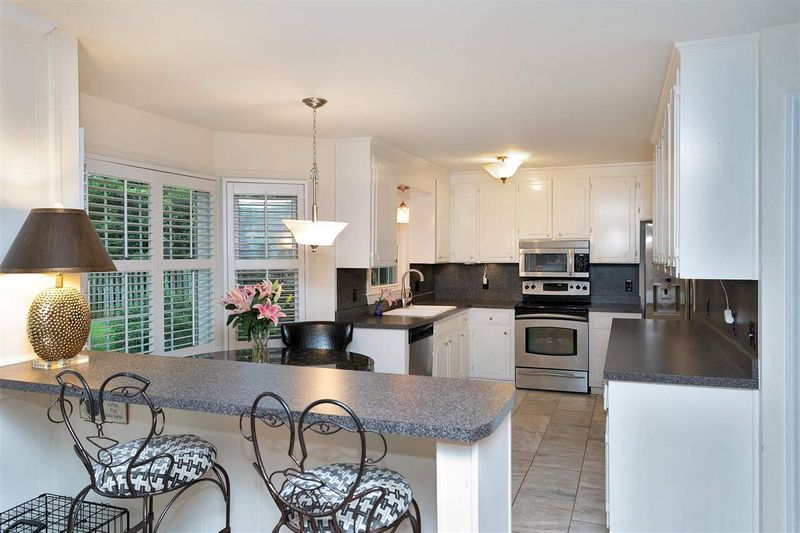 2201 W Charlotte Ct, Raleigh, NC 27607