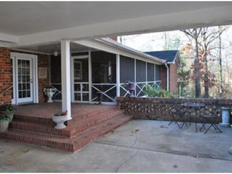 2201 Dorsett St, Burlington, NC 27215