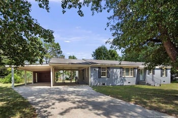 2201 Enloe St, Fayetteville, NC 28306
