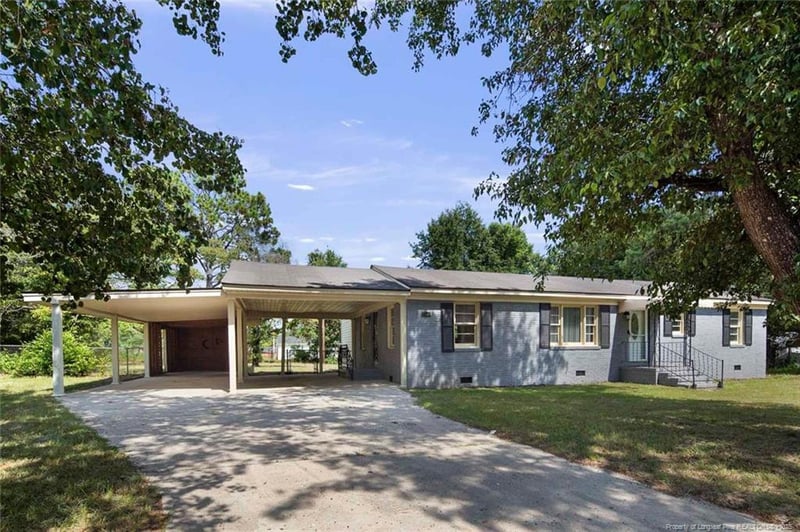 2201 Enloe St, Fayetteville, NC 28306