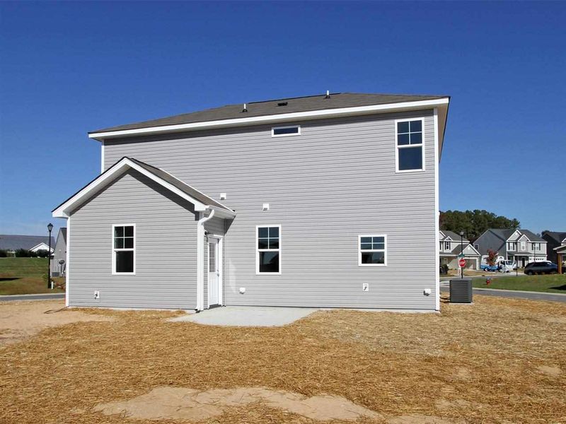 2201 King Malcolm Ln, Zebulon, NC 27597