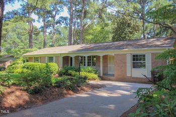 2201 Knollwood Dr, Sanford, NC 27330